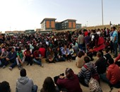 طلاب "الألمانية" يمنعون الأتوبيسات من مغادرة الجامعة بعد وفاة يارا طارق