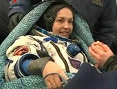 إلينا سيروفا أول امرأة روسية تعيش على متن محطة الفضاء الدولية.. رائدة الفضاء تعود مع زميليها سالمين إلى الأرض بعد ستة أشهر قضوها فى الفضاء