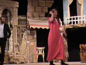 أحلام يونس تشهد عرض "سيدتى الجميلة" على مسرح معهد الفنون المسرحية