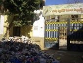 تلال القمامة تستقبل طالبات مدرسة السيدة عائشة الثانوية بنات بروض الفرج
