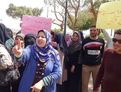 موظفات بـ"تعليم الشرقية" يتظاهرن أمام الوزارة للمطالبة بتجديد عقودهن