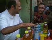 بالفيديو.. وزير التموين مداعبًا بائعة فول ببنى سويف:"الجنيه يجيب كام كبشة"