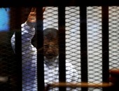 "مرسى" يعود لمحبسه ببرج العرب ويرتدى البدلة الزرقاء خلال ساعات