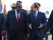 السيسى يستقبل الرئيس الجيبوتى بمطار شرم الشيخ للمشاركة فى القمة العربية