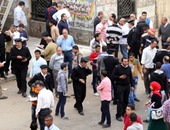 شهود عيان: مجهولون زرعوا قنبلة بعمود إنارة بجانب غرفة أمن جامعة القاهرة