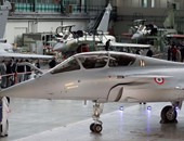 بالصور..الرئيس الفرنسى يزور مصنع طائرات رافال بعد توقيع الاتفاق مع مصر