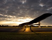 أول طائرة بالطاقة الشمسية تستعد لرحلتها الأولى حول العالم