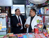 بالصور.. وزير الاستثمار يتفقد عدداً من أكشاك التجزئة بالقاهرة بعد تطويرها 