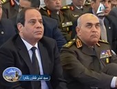 الرئيس السيسى ينتهى من أداء صلاة الجمعة ويغادر مسجد المشير طنطاوى