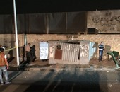 فريق من النيابة العامة يصل لمعاينة أثار انفجار محول كهرباء منشأة ناصر