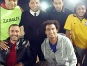 أحمد السقا ينشر صورة مع أبطال "مسرح مصر" بعد مباراة كرة قدم جمعت بينهم