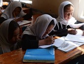 منظمات إنسانية: نصف أطفال أفغانستان لا يذهبون للمدارس جراء الصراع والفقر 