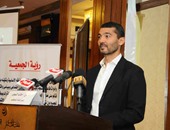 خالد النبوى يلقى كلمة فى بداية توزيع جوائز المتحررات من الأمية