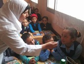 استمرار الحملة الطبية ضد الطفيليات لطلاب الأول الابتدائى فى بورسعيد