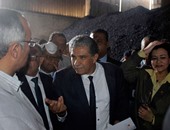 بالصور.. وزير البيئة من السويس: القانون حدد الأنشطة المسموح استخدام الفحم فيها