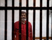 الدفاع بقضية "إهانة القضاء" يطالب بلقاء "مرسى" قبل رفع الجلسة للقرار