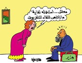لسانك حصانك شعار الوزراء قبل الظهور بالتليفزيون فى كاريكاتير اليوم السابع