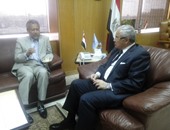 وزير السياحة يلتقى بالسفير الماليزى لمناقشة تسيير رحلة طيران أسبوعية لمصر