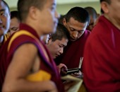 بالصور.. مواطنو التبت فى المنفى ينتخبون زعيما سياسيا لهم خلفا لـ"الدلاى لاما"
