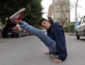 بالفيديو.. “البريك دانس”..قصة شباب يتدربون على الرقص فى الشارع