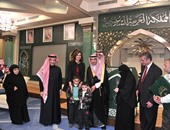 السعودية تسلم أسرة الشهيد المصرى وسام الملك عبد العزيز وشيكا بمليون ريال