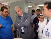 بالصور .. محافظ جنوب سيناء يتفقد مستشفى شرم الشيخ الدولى