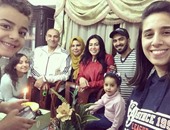 ميرهان حسين تحتفل بعيد ميلاد والدتها على "انستجرام"