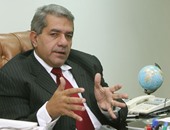 عمرو الجارحى وزير المالية الجديد يصل مقر الوزارة ويجتمع بنوابه الجدد