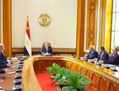 بالصور.. الرئيس السيسي يعقد اجتماعا مع الوزراء الجدد لاستعراض خطط التنمية الشاملة