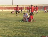 الام الركبة تطارد حسام غالى مع المنتخب قبل مواجهة نيجيريا