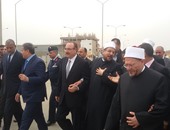 بالفيديو والصور.. وزير الأوقاف يفتتح مسجد بقرية بهبيش فى بنى سويف