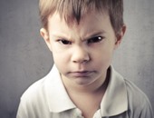 6 علامات تنذر بإصابة طفلك باضطراب الحركة المزمن