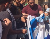 بالصور.. طلاب بالجامعة الأمريكية يرفعون شعار "هنفشخ إسرائيل اقتصاديا"