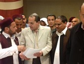 بالصور.. نواب مطروح يعرضون مطالب الأهالى على وزير الزراعة