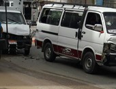 صحافة المواطن: بالصور.. تصادم 3 سيارات وتوقف حركة المرور بطريق السادات فى أسوان