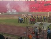 بالصور..قنابل الغاز تسيطر على شغب مباراة كينيا وغينيا فى تصفيات أفريقيا