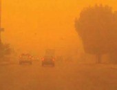 عواصف ترابية تضرب مراكز الوادى الجديد ورفع حالة الطوارئ على الطرق