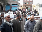 أهالى قرية الشيخ سليمان يشيعون جنازة العامل المصرى المتوفى فى حادث بالأردن