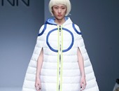 الأبيض يسيطر على عرض أزياء "Li Shaowen" فى أسبوع الموضة بالصين