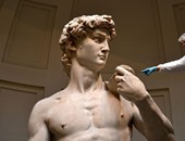 بالصور.. جمعية إيطالية تقوم بتنظيف وترميم أشهر تماثيل مايكل أنجلو