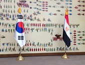 وضع العلم المصرى داخل البرلمان الكورى قبيل زيارة السيسي