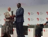رئيس السنغال يكرم استاذة بهندسة عين شمس ضمن أفضل 15 عالما إفريقيا