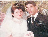 "ديلى ميل" تنشر صور حفل زواج مختطف الطائرة المصرية مع طليقته القبرصية