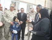 بالصور.. قائد المنطقة الشمالية العسكرية يتفقد مدارس المكفوفين بالإسكندرية
