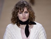 تصميمات متنوعة تناسب المرأة العاملة فى مجموعة كلوى الخريفية