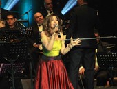 سميرة سعيد تبدأ حفلها فى 6 أكتوبر بأغنية "عالبال"
