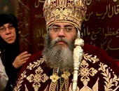 مطران القدس يغادر الكويت إلى بيروت بعد جولة رعوية بالكنائس القبطية