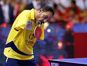 مصرى مبتور الذراعين يشارك فى مباراة استعراضية ببطولة العالم لتنس الطاولة بماليزيا