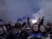 بالفيديو.. لاعبو كوبنهاجن يتركون "الأوتوبيس" للسير مع المشجعين نحو الملعب