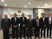بالصور ..وزير الإسكان يلتقى مسئولى شركة "CSCEC" فى أول لقاءاته بالصين